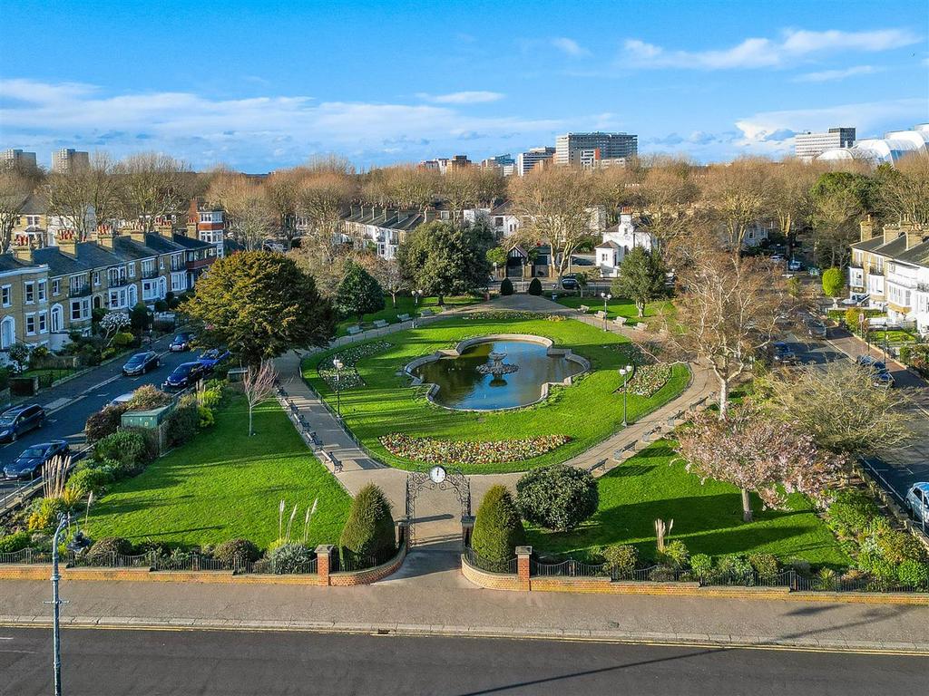 Prittlewell Square