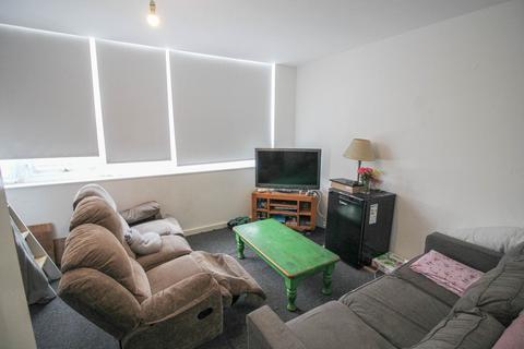 3 bedroom flat for sale, Waterloo Street, *16` x 12` lounge*3 bedrooms*bathroom and Cloakroom*Outside Area*
