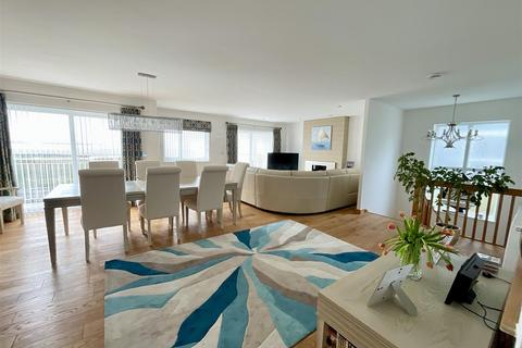 4 bedroom detached house for sale, Pentre Nicklaus Village, Llanelli