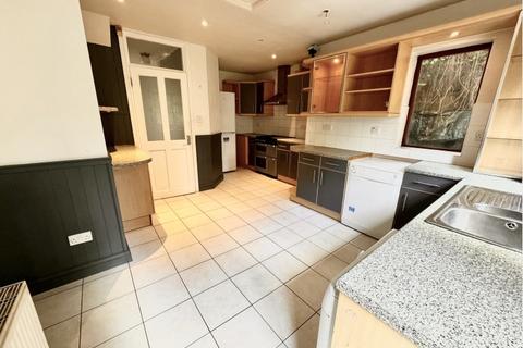2 bedroom terraced house to rent, Castle Road, Birmingham, B29