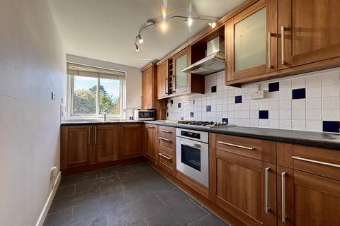 2 bedroom flat to rent, Westpoint, Bromley, BR2