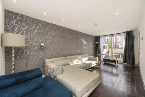 4 bedroom semi-detached house for sale, Westbere Road, London NW2
