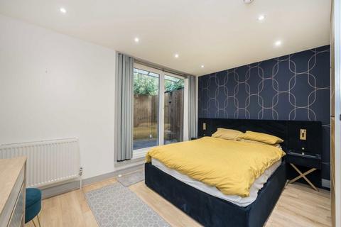 4 bedroom semi-detached house for sale, Westbere Road, London NW2