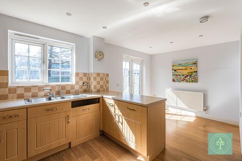 5 bedroom detached house for sale, Kinderton Close, Southgate, London, N14