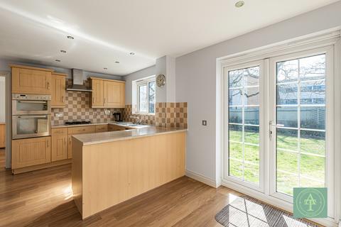 5 bedroom detached house for sale, Kinderton Close, Southgate, London, N14