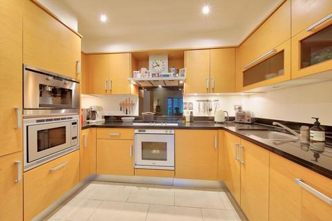 2 bedroom flat to rent, Strand Drive, Kew TW9