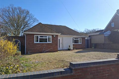 3 bedroom bungalow for sale, St. Johns Avenue, Kidderminster, Worcestershire, DY11