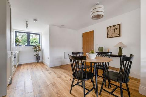 undefined, London Road, Hindhead, GU26