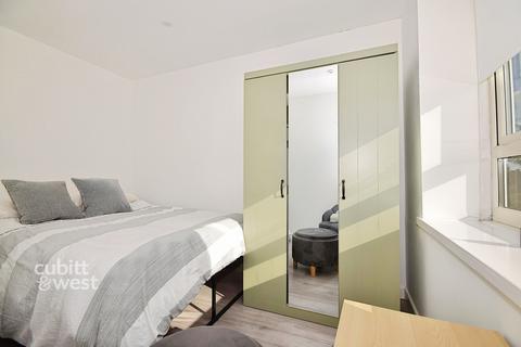 1 bedroom apartment to rent, Chatsworth Road Chichester PO19
