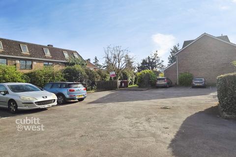 1 bedroom apartment to rent, Chatsworth Road Chichester PO19