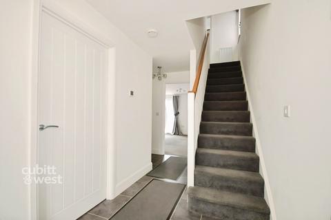 3 bedroom semi-detached house to rent, Hangar Drive Tangmere PO20