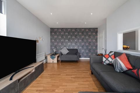 1 bedroom flat for sale, Tasman Court, Staines Road West, Sunbury-on-Thames, TW16mes, TW6