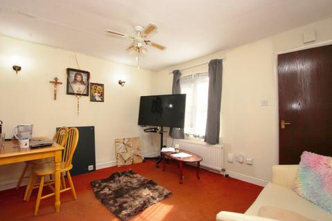 2 bedroom terraced house for sale, Senwick Drive, Wellingborough, Northamptonshire, NN8