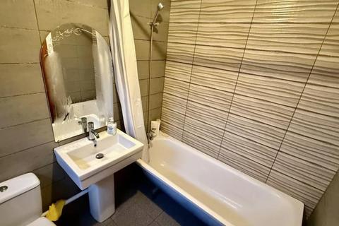 3 bedroom terraced house to rent, Tenby Road, Moseley, Birmingham