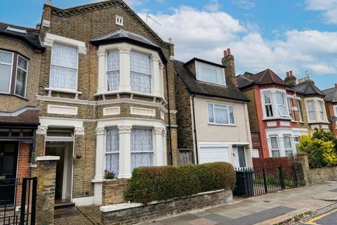 Studio to rent, Mount Pleasant Road, London, N17