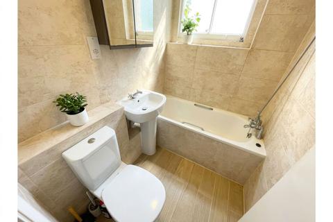 Studio to rent, Mount Pleasant Road, London, N17