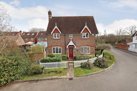 3 bedroom detached house for sale, Furze Close, Horley, Surrey, RH6