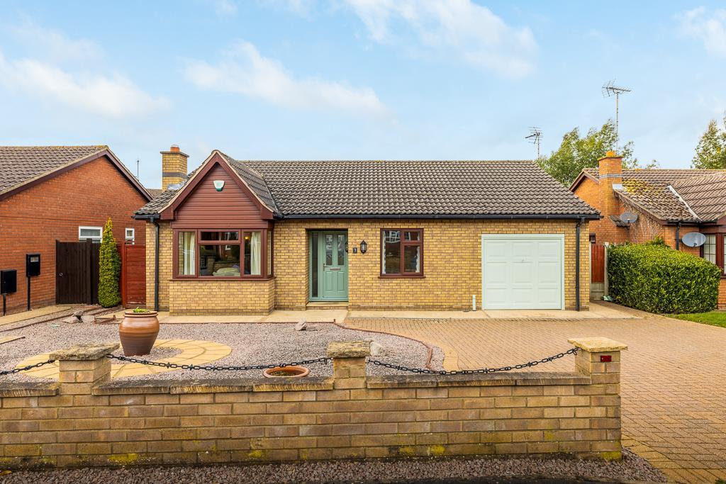 7 Ambleside Drive (Spalding)-5.jpg