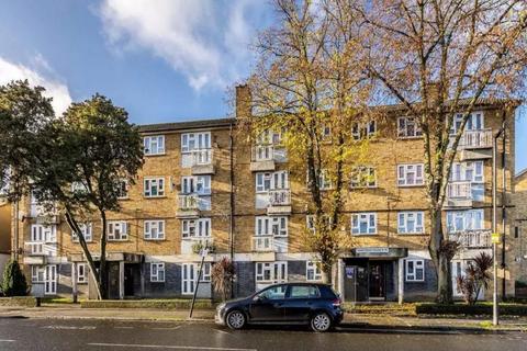 2 bedroom flat to rent, Clive Road, London SE21