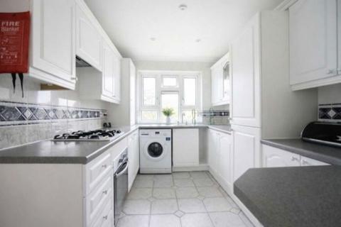2 bedroom flat to rent, Clive Road, London SE21