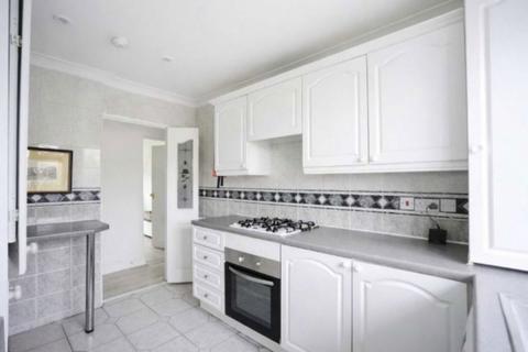 2 bedroom flat to rent, Clive Road, London SE21