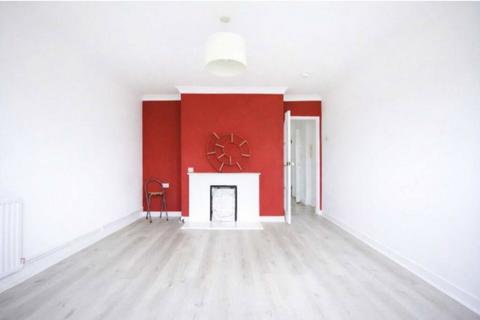 2 bedroom flat to rent, Clive Road, London SE21