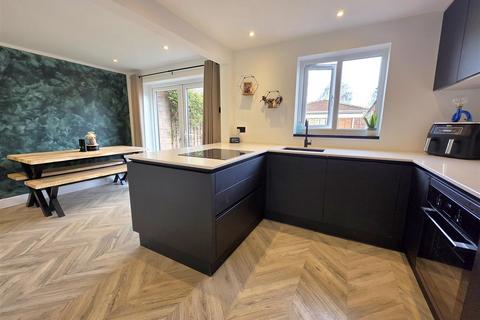 3 bedroom semi-detached house for sale, Innsworth Lane, Longlevens,