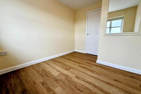 2 bedroom semi-detached house to rent, Occupation Lane, DEWSBURY