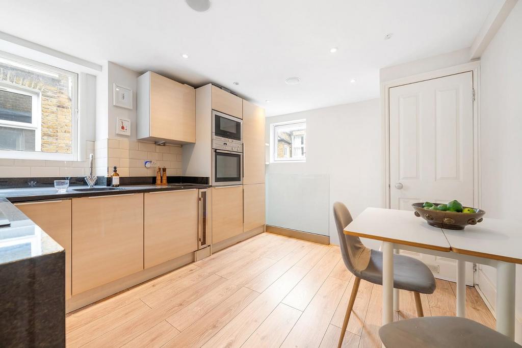 Kitchen.JPG