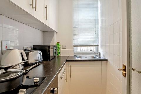 1 bedroom apartment to rent, Hill Street, London, W1J