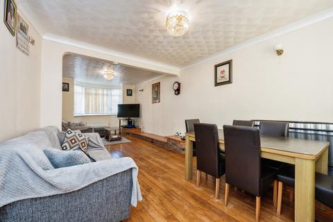 3 bedroom end of terrace house for sale, Garfield Street, Bedford