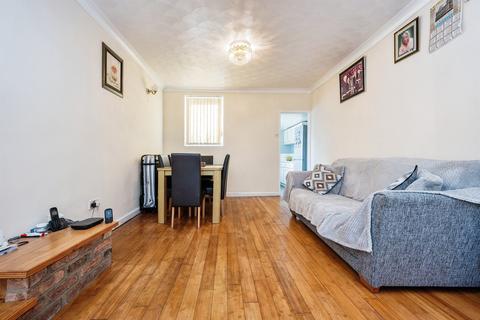 3 bedroom end of terrace house for sale, Garfield Street, Bedford