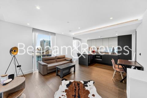 1 bedroom apartment to rent, The Dumont, Albert Embankment SE1