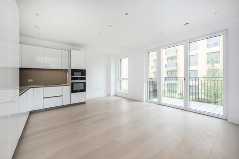 2 bedroom flat to rent, Pinewood Gardens Teddington TW11