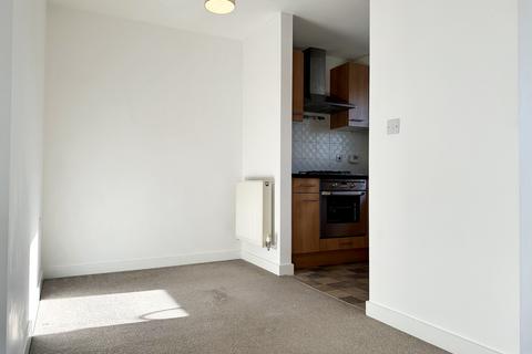 2 bedroom flat for sale, Park View Road, Leatherhead