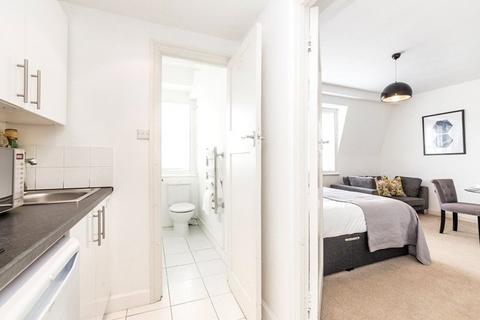 1 bedroom apartment to rent, Hill Street, London, W1J