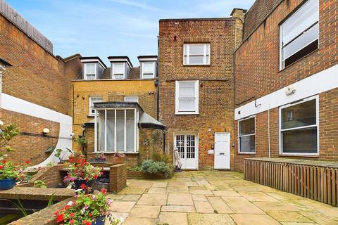 2 bedroom apartment to rent, Church Street, Twickenham