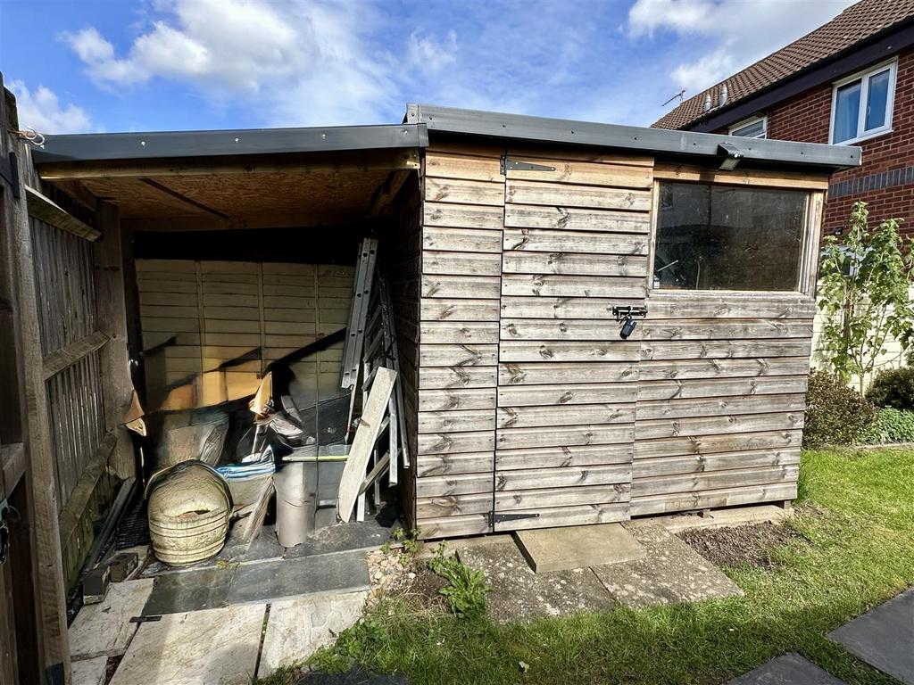 Shed &amp; covered store