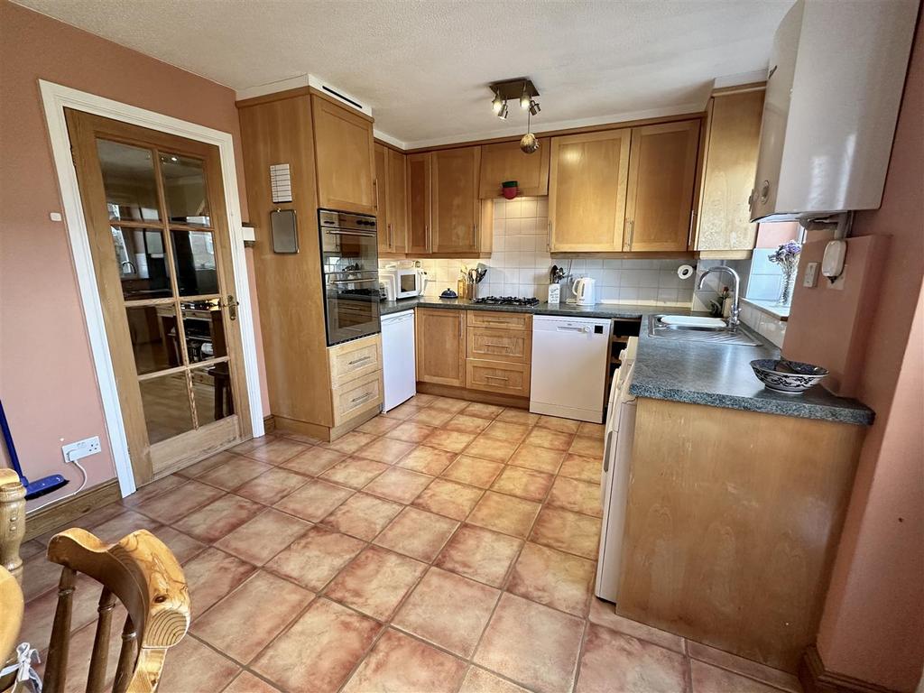 Dining kitchen
