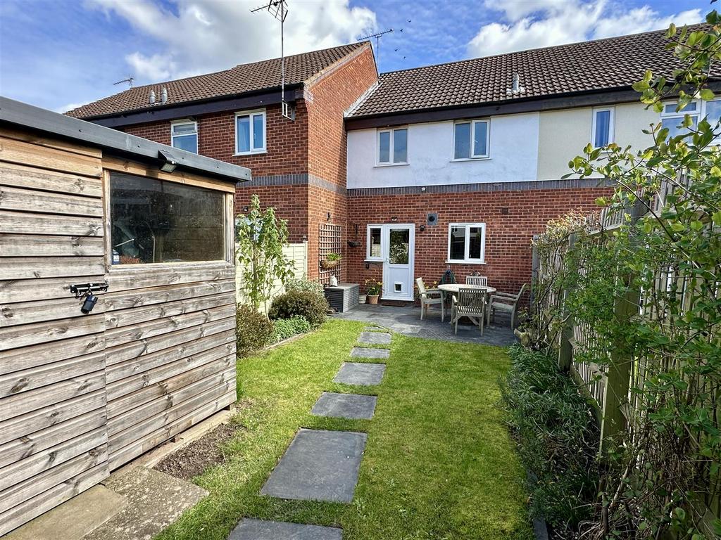 Garden to house