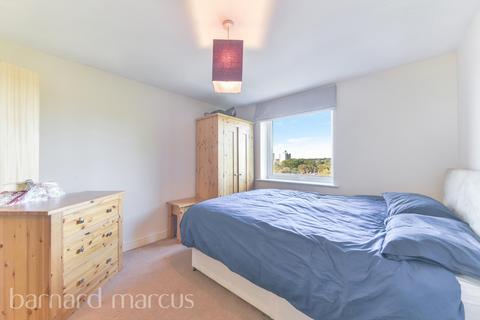 2 bedroom flat to rent, Cline Road