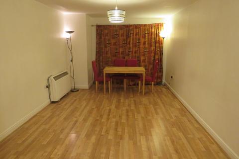 2 bedroom flat to rent, Cline Road