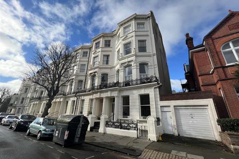 3 bedroom maisonette to rent, Palmeira Avenue, Hove, East Sussex