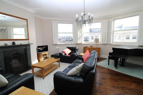 3 bedroom maisonette to rent, Palmeira Avenue, Hove, East Sussex