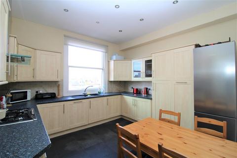 3 bedroom maisonette to rent, Palmeira Avenue, Hove, East Sussex