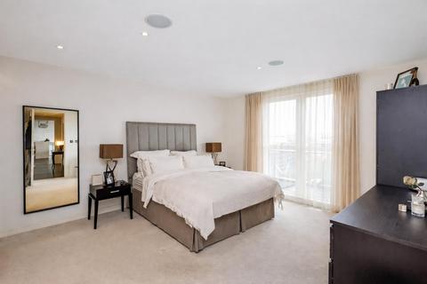 2 bedroom apartment to rent, Clipstone Street, London W1W