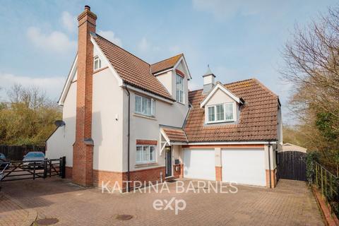 6 bedroom detached house for sale, Grantham Avenue, Braintree CM77