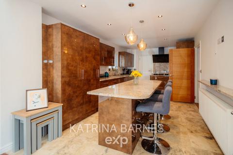 6 bedroom detached house for sale, Grantham Avenue, Braintree CM77