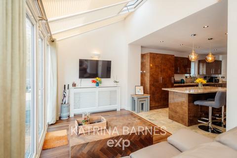 6 bedroom detached house for sale, Grantham Avenue, Braintree CM77