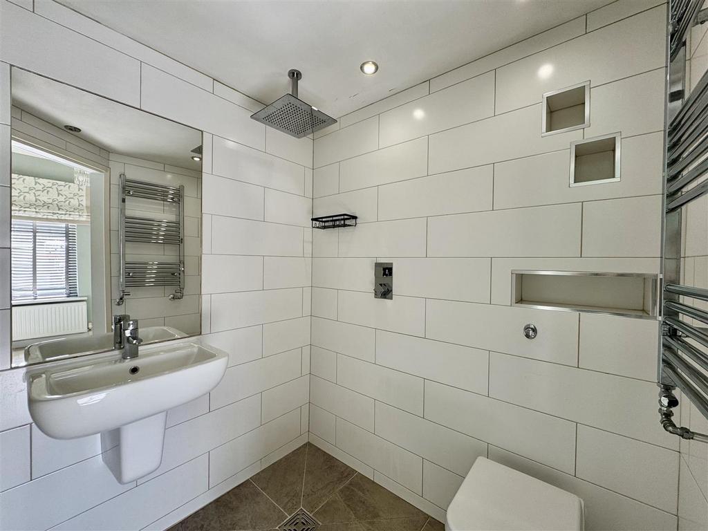 En suite wet room